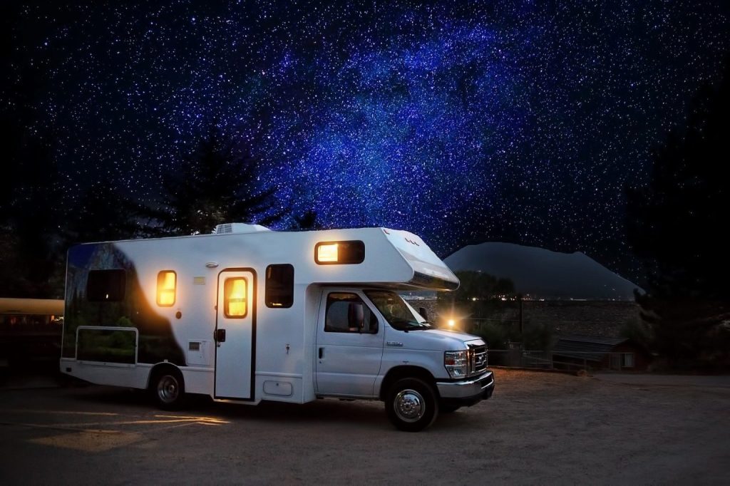 ¿Cómo funciona la electricidad en una autocaravana?